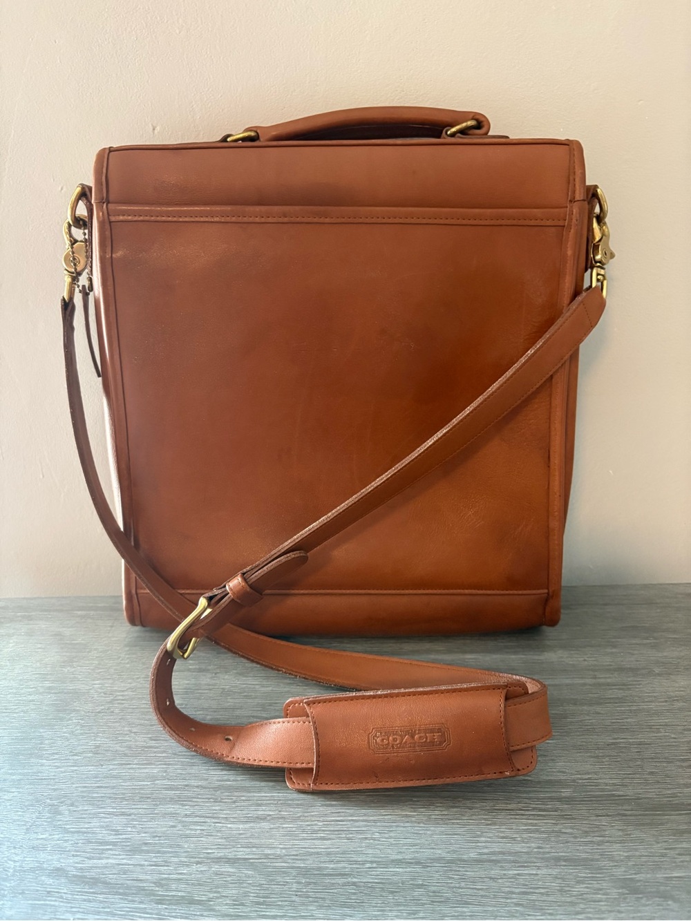 Coach Vintage Leather Emerson Bag with Brass Hardware - Picture 4 of 15